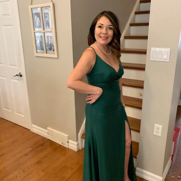 Size Large Beautiful Emerald Prom Dress - Picture 4 of 4